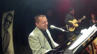 UROS PERIC &quot;Tribute to Ray Charles&quot;  Takes two to tango