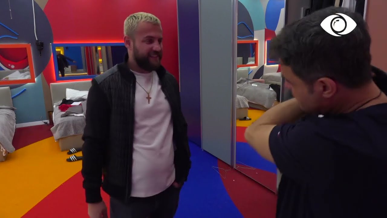 Luizi pajtohet me Armaldon, i dhuron rroba