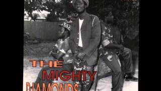 Mighty Diamonds - Big Man