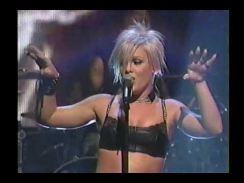 P!nk - Janie's Got A Gun Live at MTV ICON, Aerosmith 2002