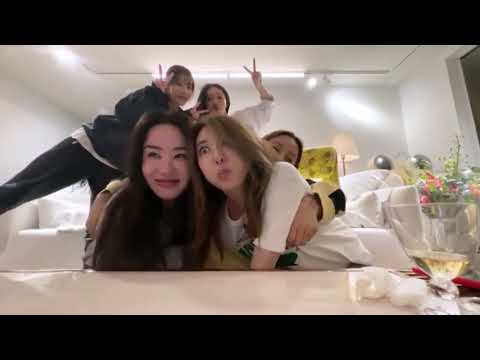 Uhm Jung Hwa 엄정화 Cute Happy Dance!