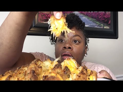 Tik Tok Made Me…Garlic Cheese Pull Apart Bread