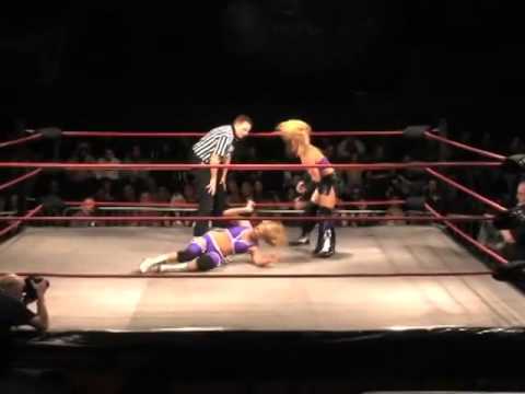 Tenille Tayla vs Veronika Vice (WFX Overload #8)