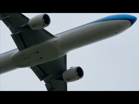 BOEING 777-306 KLM (AMSTERDAM TO VANCOUVER) TAKEOFF SCHIPHOL AIRPORT / PLANE SPOTTING PHBVD KL681