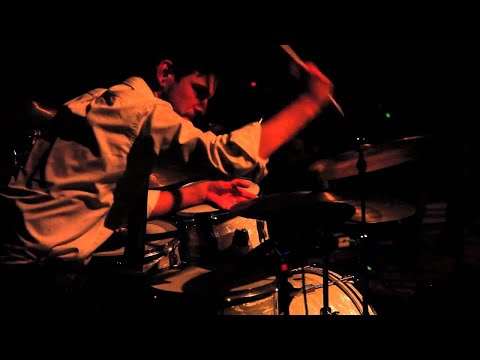 Jil is Lucky - Hovering Machine (Live, Casino de Paris, 2011)