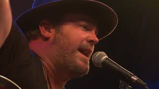 Lee Brice - Parking Lot Party (98.7 THE BULL)