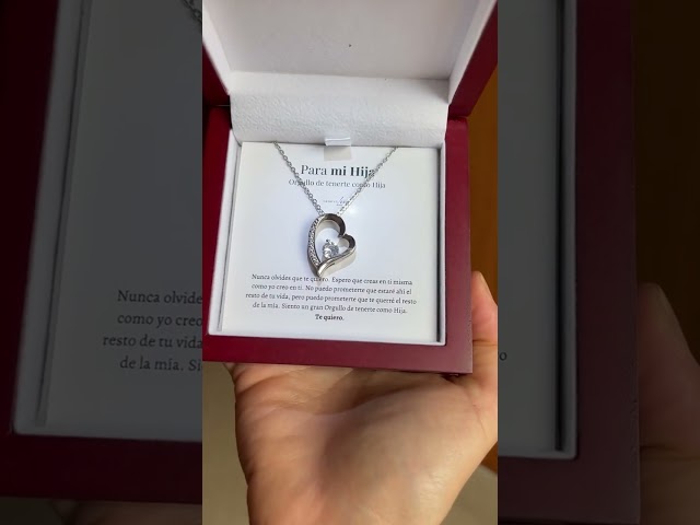 Vídeo relacionado con TIZU Rosa Eterna Collar con Caja de Regalo,Collares Mujer Amor Colgante de Corazón Chapado en Oro Blanco de 14K Joyas Regalos para Esposa, Mamá, Novia, Abuela,hija