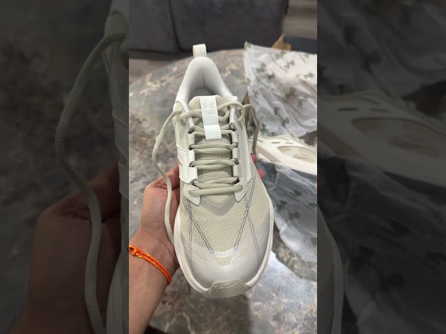 Vídeo relacionado con Under Armour UA Charged Commit TR 5 - Blanco/Gris Halo/Castlerock - 9, Blanco Halo Gray Castlerock, 44 EU