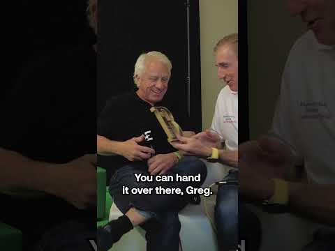 Greg LeMond and Sean Kelly present Rob Hatch with his well-deserved Commentator of the Year award 👏