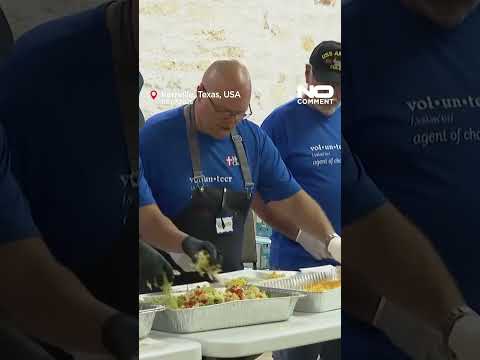 Volunteer teams prepare meals as Texas flood recovery continues #shorts #nocomment #texas #flood