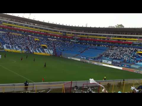 "Los fasistas son asi" Barra: La Ultra Blanca y Barra Brava 96 &bull; Club: Alianza &bull; País: El Salvador