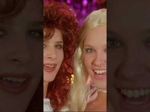 Muriel's Wedding (1994) Toni has such an infectious smile