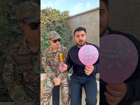 شرطي بدك بالون زهري ولا ابرة اورانج