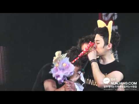 [Fancam] 111008 Junwoo Hands Up Concert in Taiwan - Ending Cut 2