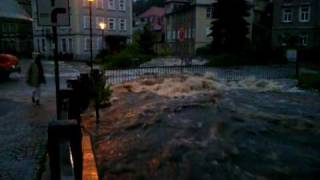 preview picture of video 'Sebnitz unter Wasser, das Hochwasser kommt am 7.8.2010'