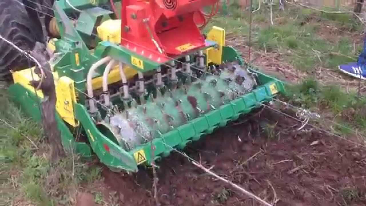 Moreni Power Harrow Vitis 1.250 Packer Roller + Seeder Sharp 120l Working in Hard Soil