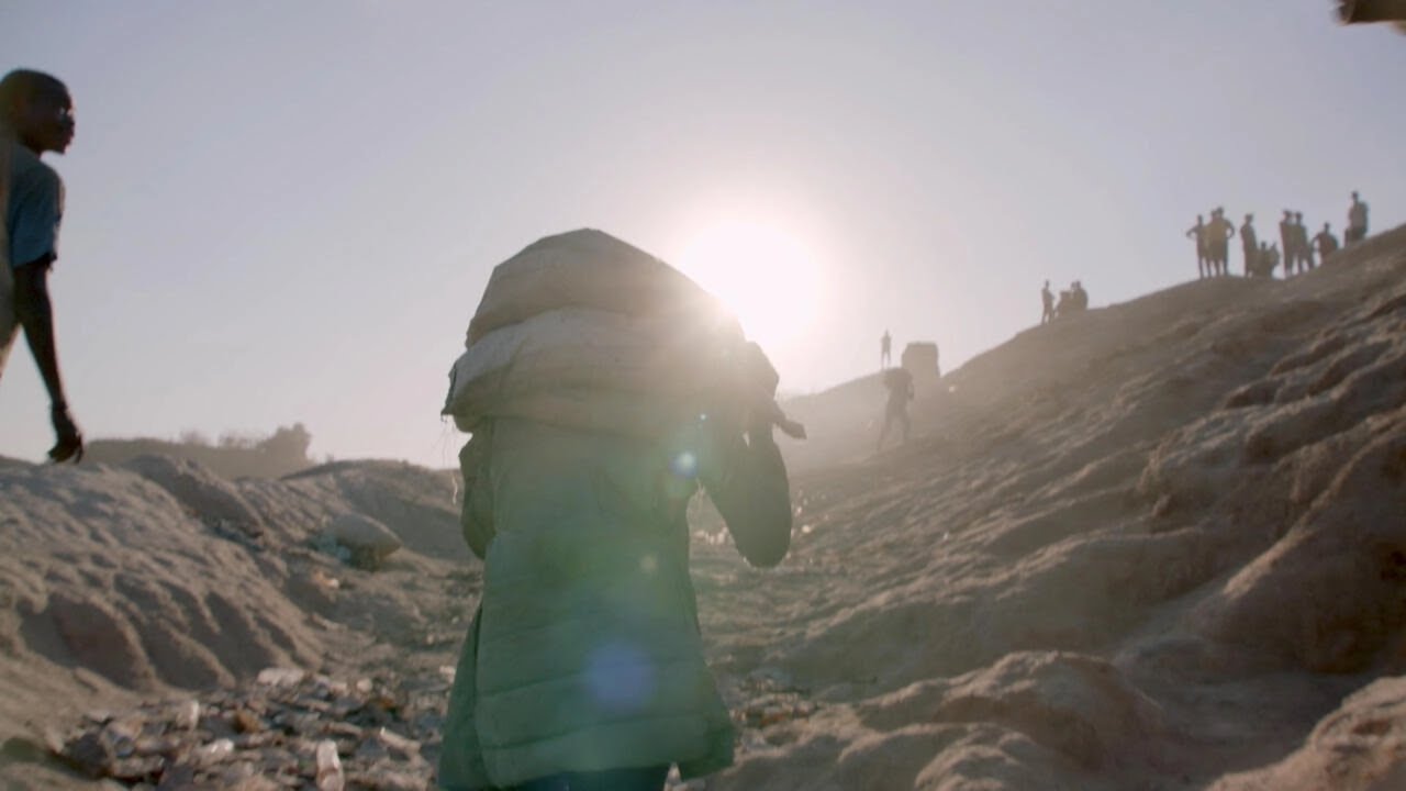 Transition écologique : les mines de cobalt, l’envers du rêve électrique • FRANCE 24