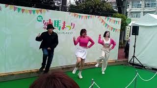 ムチムチで色っぽいダンサー