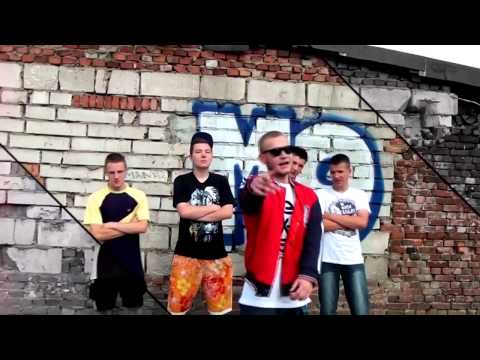 Bobek - Obcy (prod. Trojek) [OFFICIAL VIDEO]