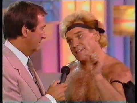 Freddie Starr on The Des O' Connor Show Part 1