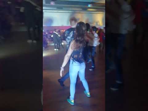 bachata sensual 09/02/2019 song "Johnny sky - La Estrategia"