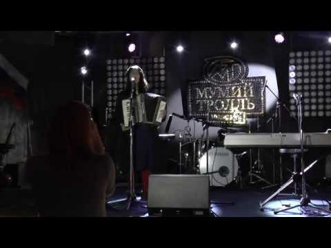 Alisa Ten as a special guest in Adam Evald's programme. James Blake cover