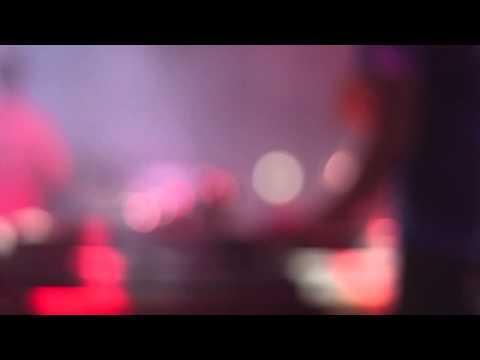 Coma Familia Live apertura Two fingerz & Dargen @Crazy Bull Vicenza.mov