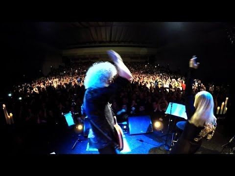 Brian May + Kerry Ellis - Roll With You (Official Video)