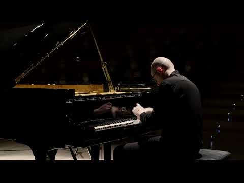 Roberto Plano: Gulda, Play Piano Play (Toccata n. 6)