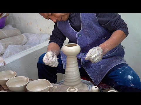 proces med at lave avanceret traditionelt testel. Koreansk keramikhåndværker