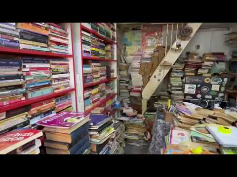 Arkeoloji doktorası yapıyor, 15 bin kitabın arasında yaşamını sürdürüyor