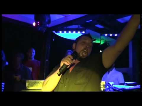 Samuel from THE STYLE performing a Gospel Song in Tartana Club (Stromboli, Italy)