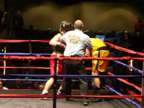 Golden Gloves: Philbrick vs Collaza in Novice Heavyweight