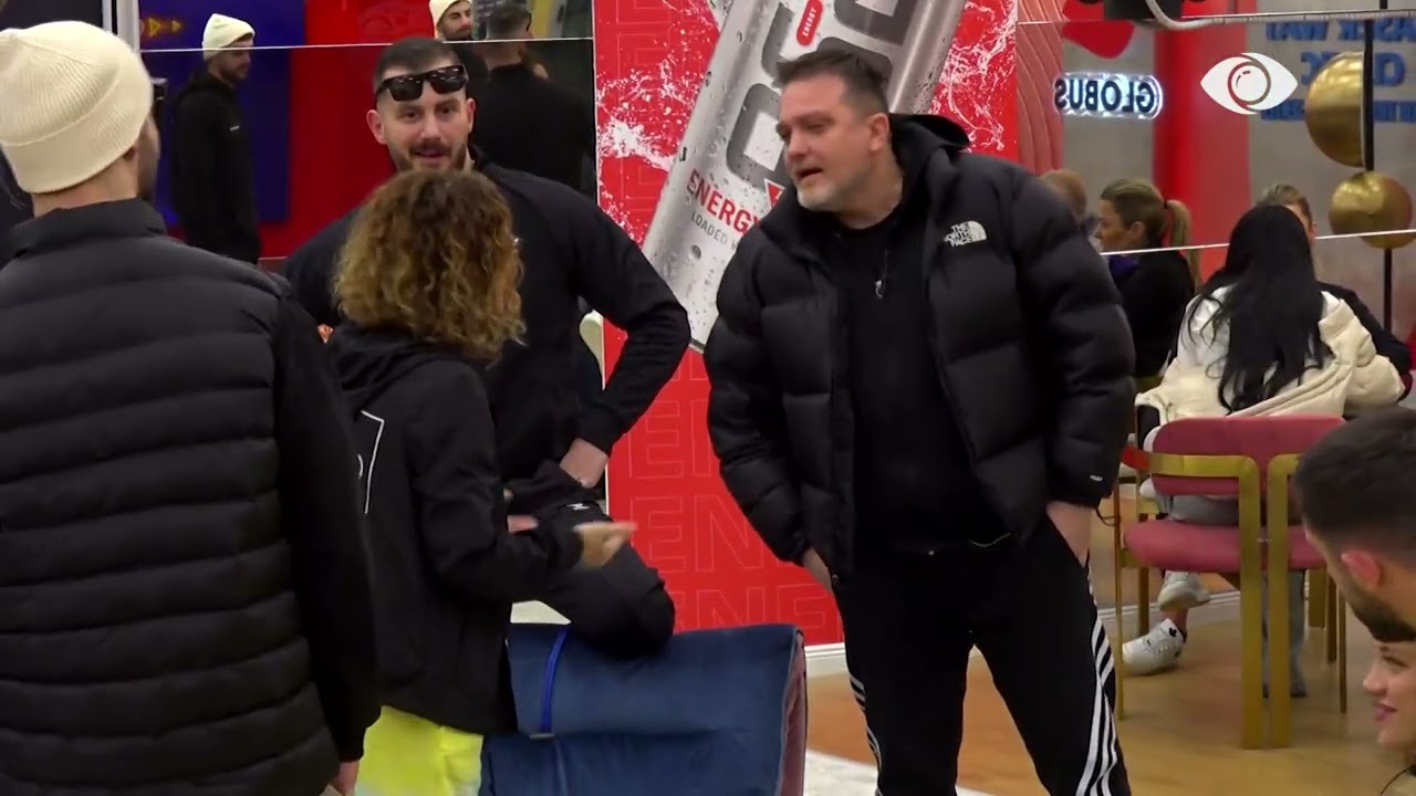 Një kokëfortësi budallaqe, Juli dhe Egla debatojnë për kolltukun - Big Brother Albania VIP 3