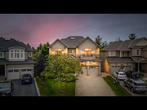 11 Waterside Crescent, Maple, ON L6A 3X6, Canada