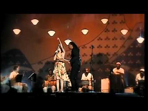 Gilberto Gil e Marjorie Estiano Chiclete com Banana.