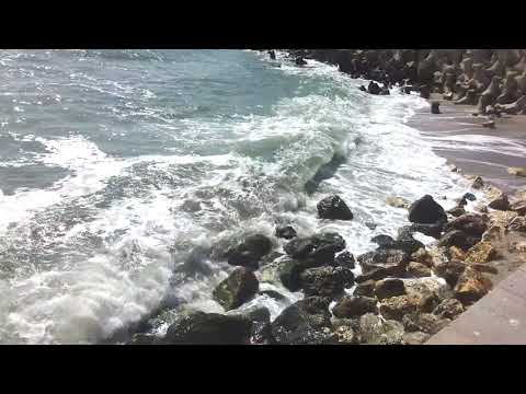 Angry sea, waves hit stabilopods