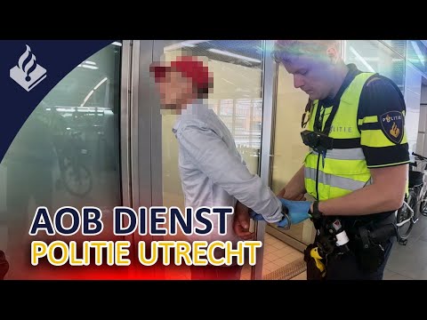 Politie | Aanpak Overlast Binnenstad | Aanhouding gesignaleerde | Persoon met een mes