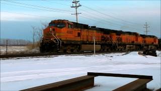 preview picture of video 'BNSF Manifest Freight In Elsberry, MO 02.27.15'