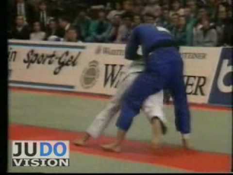 JUDO 1994 European Championships: Ulla Werbrouck (BEL) - Estha Essombe (FRA)