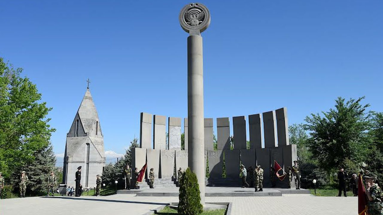 #Ուղիղ․ ՀՅԴ ԳՄ անդամներն ու «Հայաստան» խմբակցության պատգամավորները Եռաբլուրում են