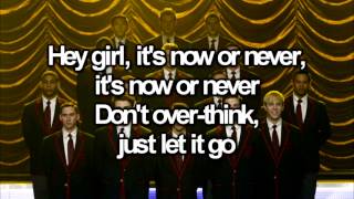 Glee - Live While We&#39;re Young (Lyrics)