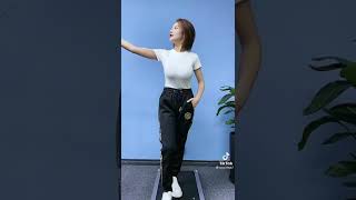 揺れるファッションショー　#shorts  #fashion #show