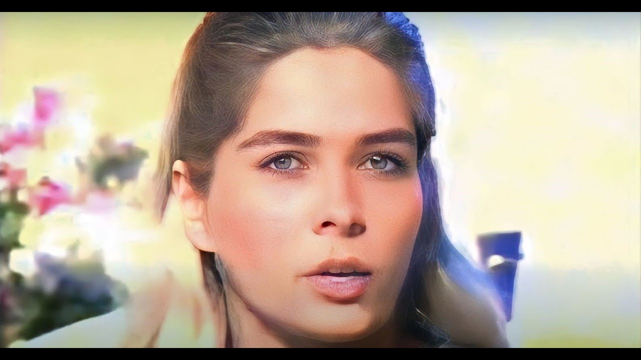 Adriane Galisteu no programa Clodovil Abre o Jogo - Dezembro 1994