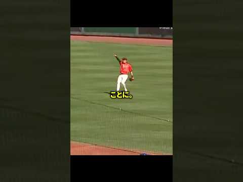 ライトが守備の途中で指を差した理由