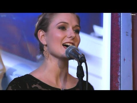 Dűvő és Kubinyi Júlia a Fonóban - Szászcsávási