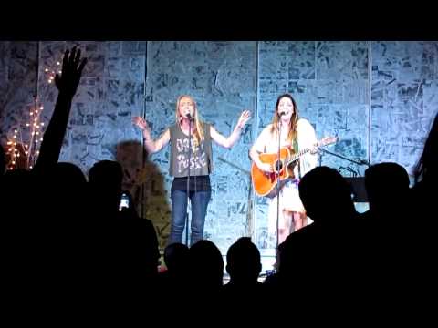 Toolshed Showcase - Two Christian Women's Charming Duet 