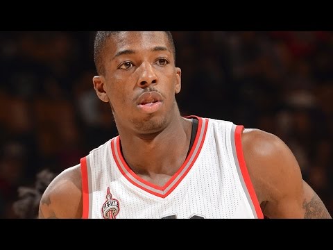 Delon Wright Has Buckets, Dimes For Days