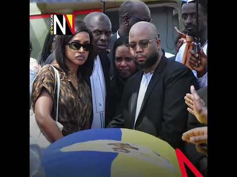 📽️ King Oyo's body arrives at Humura playground aboard helicopter