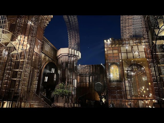 EXCLUSIVE  টালা প্রত্যয়ে শিল্পী সুশান্ত পাল ‘কহন’ থিম ফুটিয়ে তুলেছেন মণ্ডপে